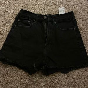 Abercrombie and Fitch, high-rise short